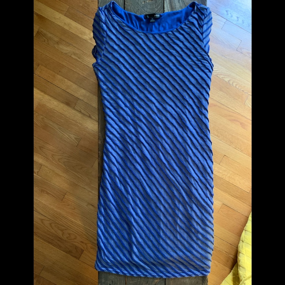 Aqua brand fitted 3/4 sleeve dress